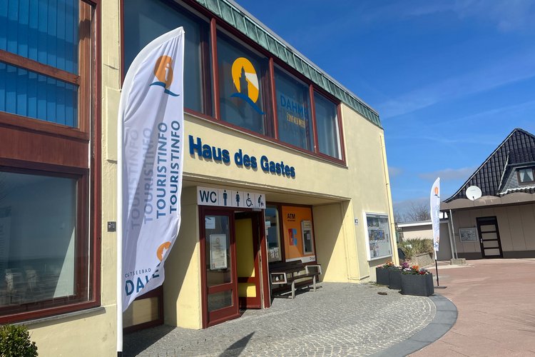 Das Gebäude der Touristinfo von außen
