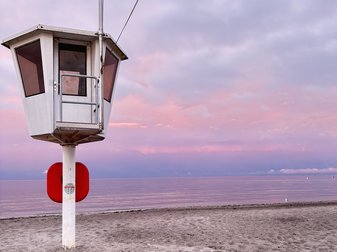 DLRG-Turm am Strand